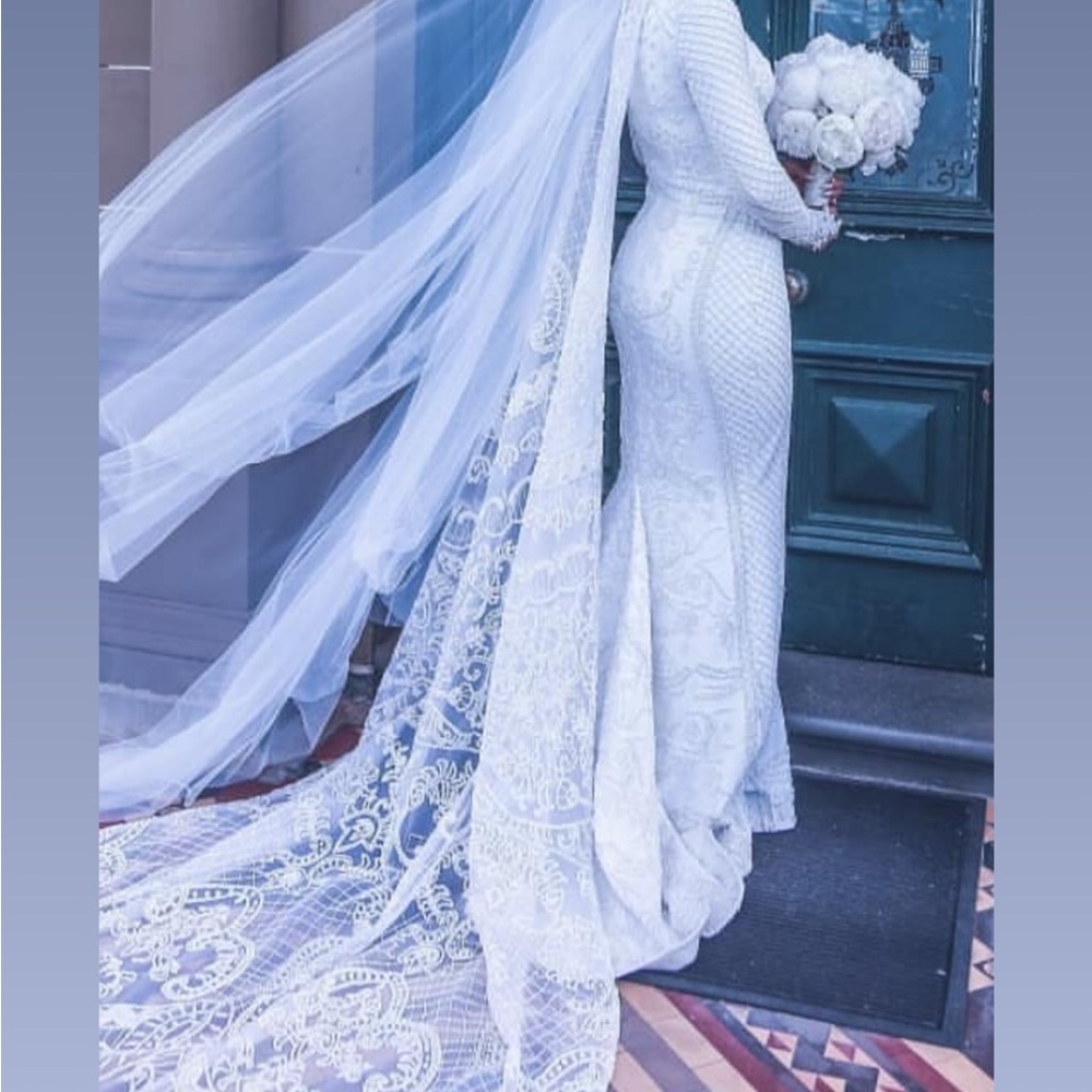 New Pic & Video added*** Zian Couture custom made wedding dress. - Picture 9 of 12